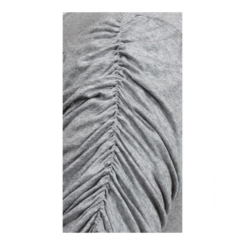 tunique grande taille - tunique volantée smockée aux épaules gris (détail)