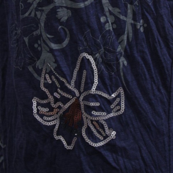 robe-tunique grande taille Claude Gérard motifs lys en sequins grande taille coloris navy (détail motif)