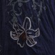 robe-tunique grande taille Claude Gérard motifs lys en sequins grande taille coloris navy (détail motif)