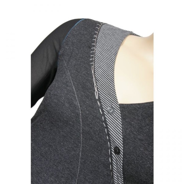 pull gris brodé L33 grande taille (détail)