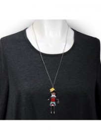 collier fantaisie grande taille - collier pepette Ninon coloris rouge "les pepettes" Lol bijoux (porté)