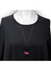 collier fantaisie grande taille - collier pepette Coralie coloris fuchsia "les pepettes" Lol bijoux (porté)