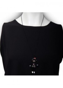 collier fantaisie grande taille - collier pepette Elana coloris noir "les pepettes" Lol bijoux (porté)