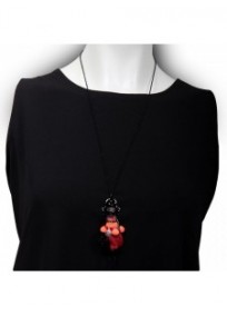 collier fantaisie grande taille - collier pepette Paula coloris rouge "les pepettes" Lol bijoux (porté)