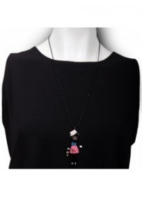 collier fantaisie grande taille - collier pepette Nina coloris fuchsia "les pepettes" Lol bijoux (porté)