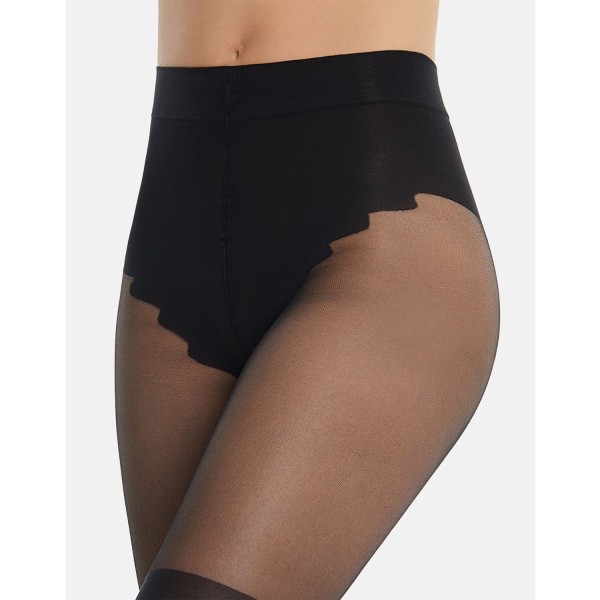 Détail de la culotte du collant Illusion effet jarretelle Cette