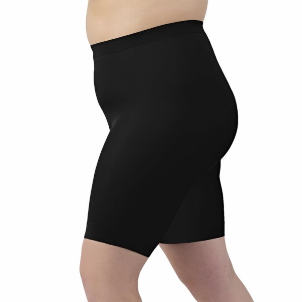 Détail du short anti irritations noir  mettant en valeur le tissu fin en fil recyclé