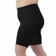 Détail du short anti irritations noir  mettant en valeur le tissu fin en fil recyclé