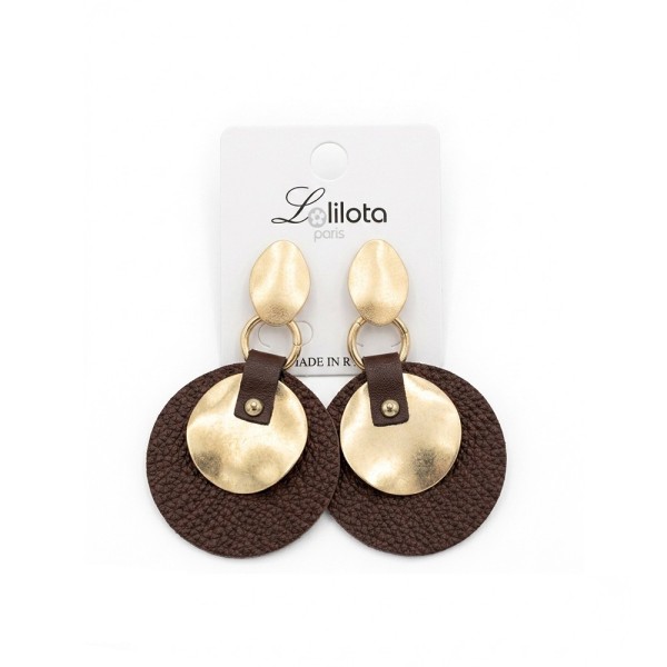 Boucles d'oreilles pendantes graphiques chocolat et doré Lolilota sur présentoir